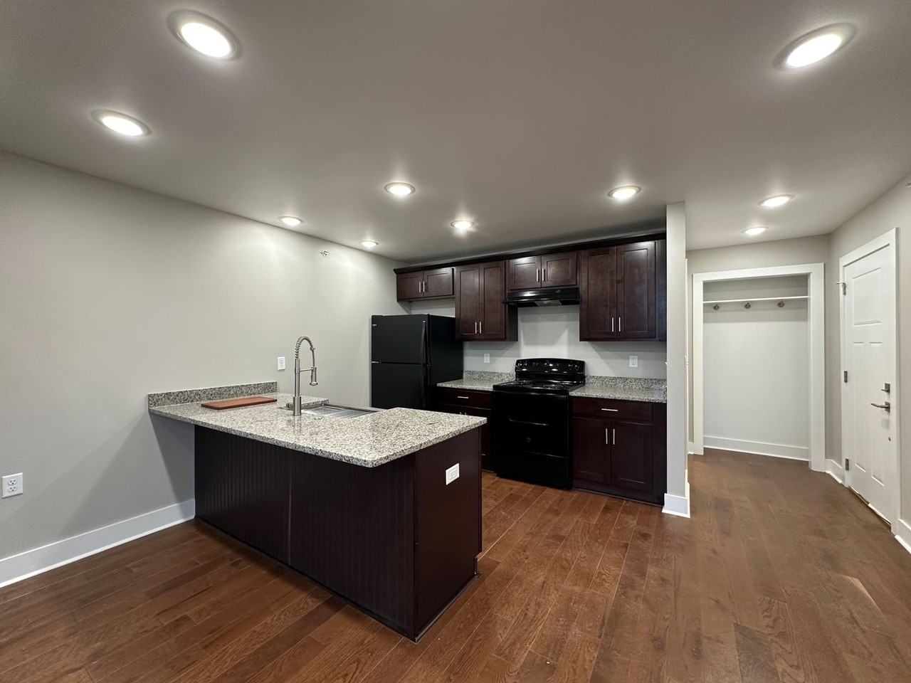 151 W Main St #6 - Photo 3 of 13