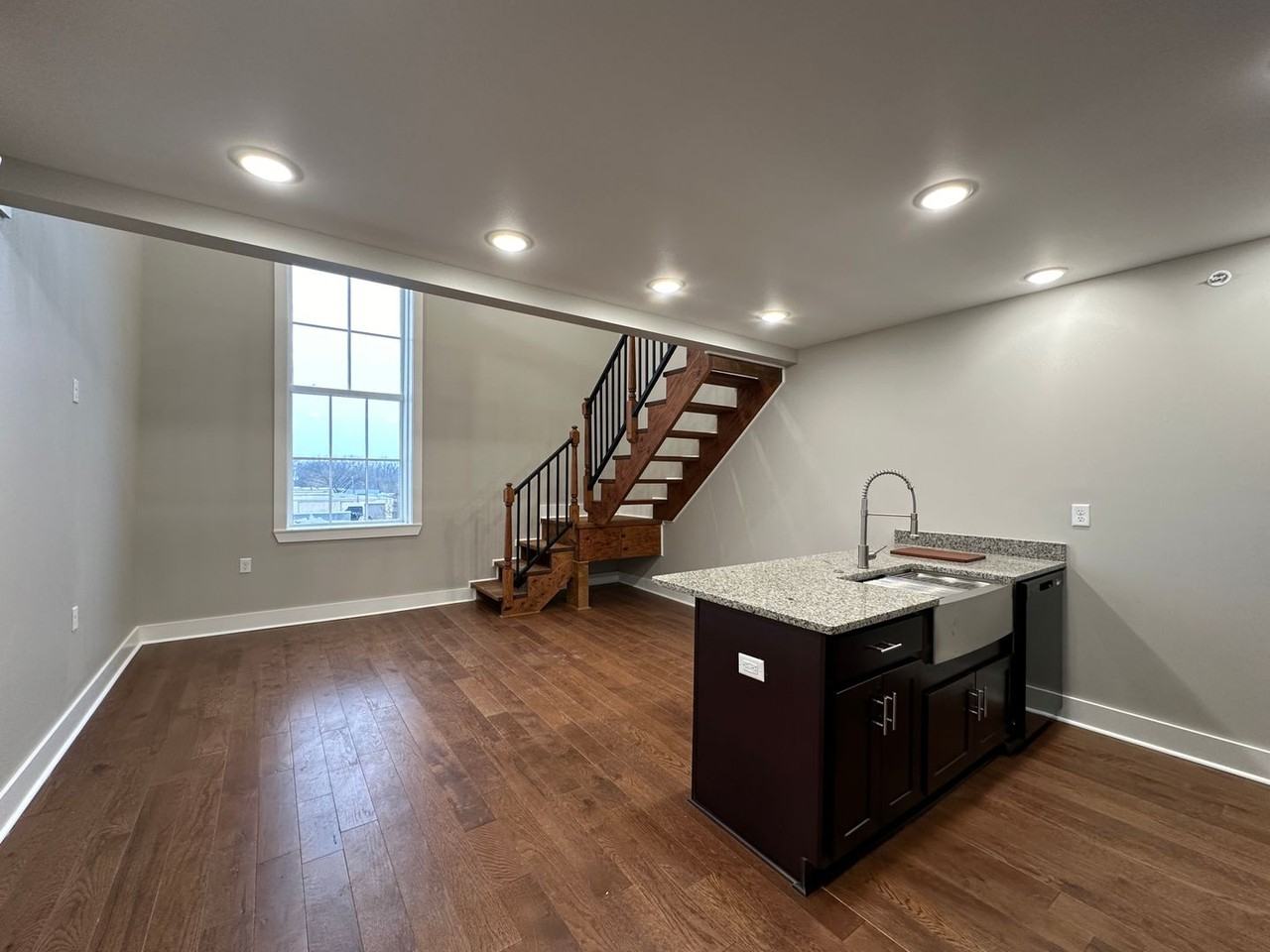 151 W Main St #6 - Photo 4 of 13