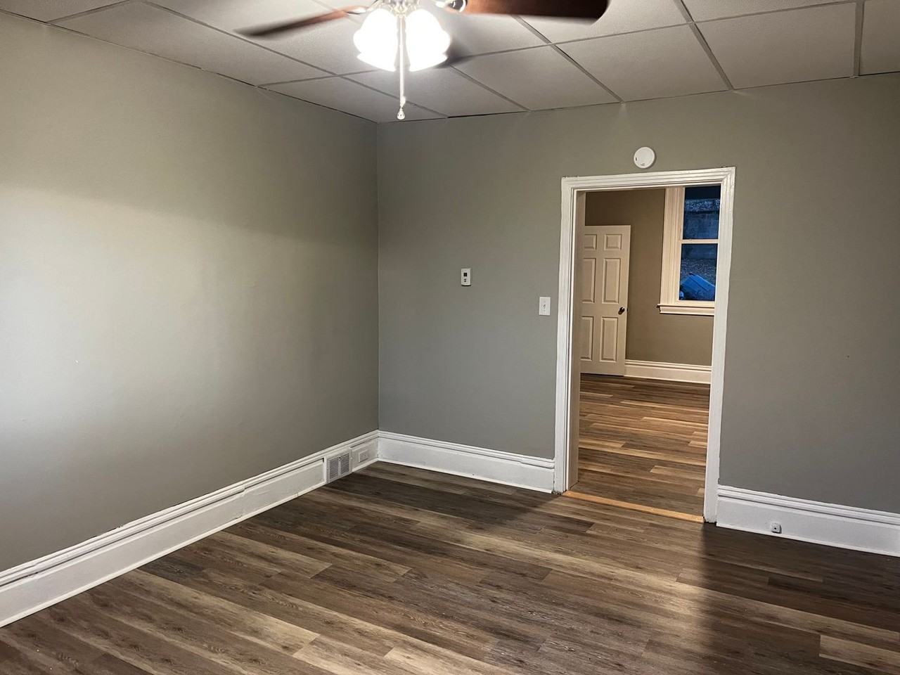 1425 Methyl Street - Photo 3 of 11