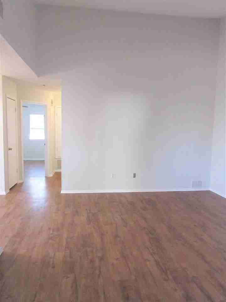 Patron - Photo 3 of 19