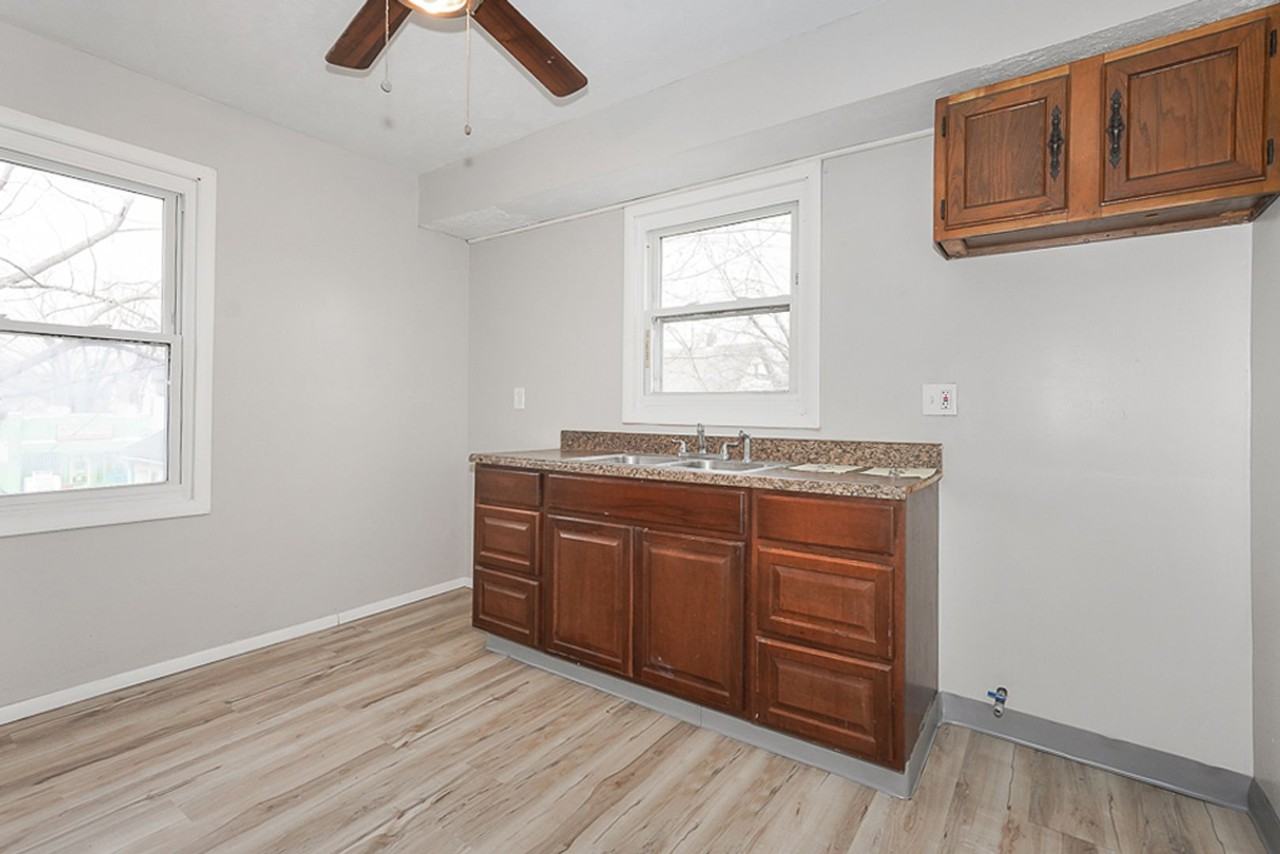 919 Washington - Photo 2 of 50