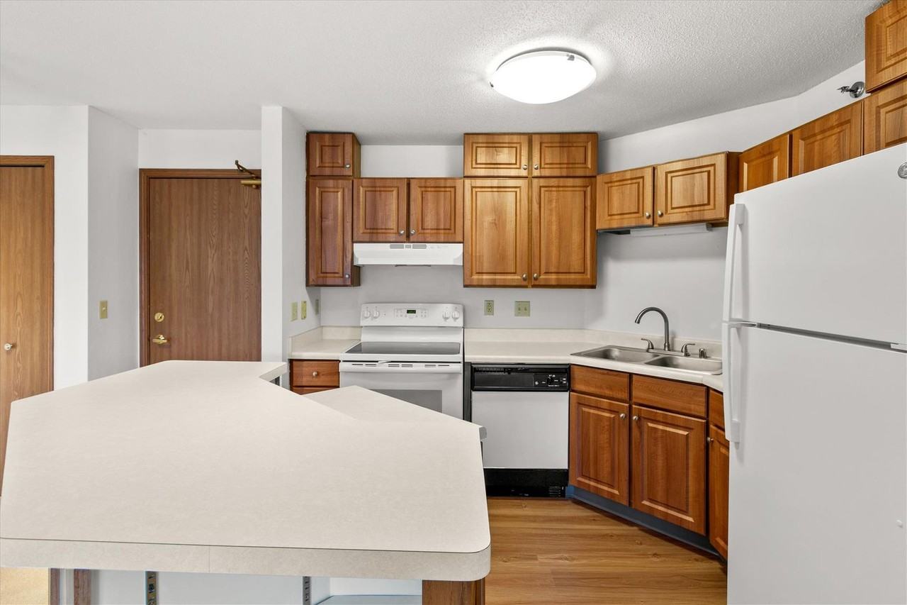 Fairway Meadows Associates LLP - Photo 3 of 9