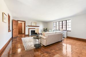 featured image of 303 E 10th Ave