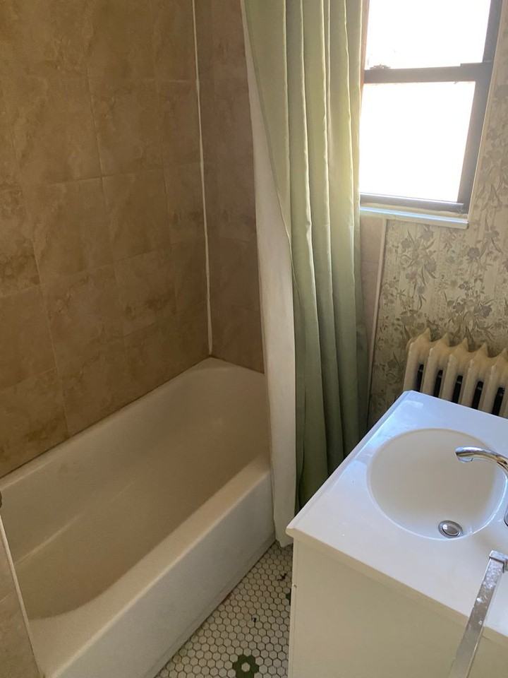 1009-1013 Lilac St - Photo 3 of 5