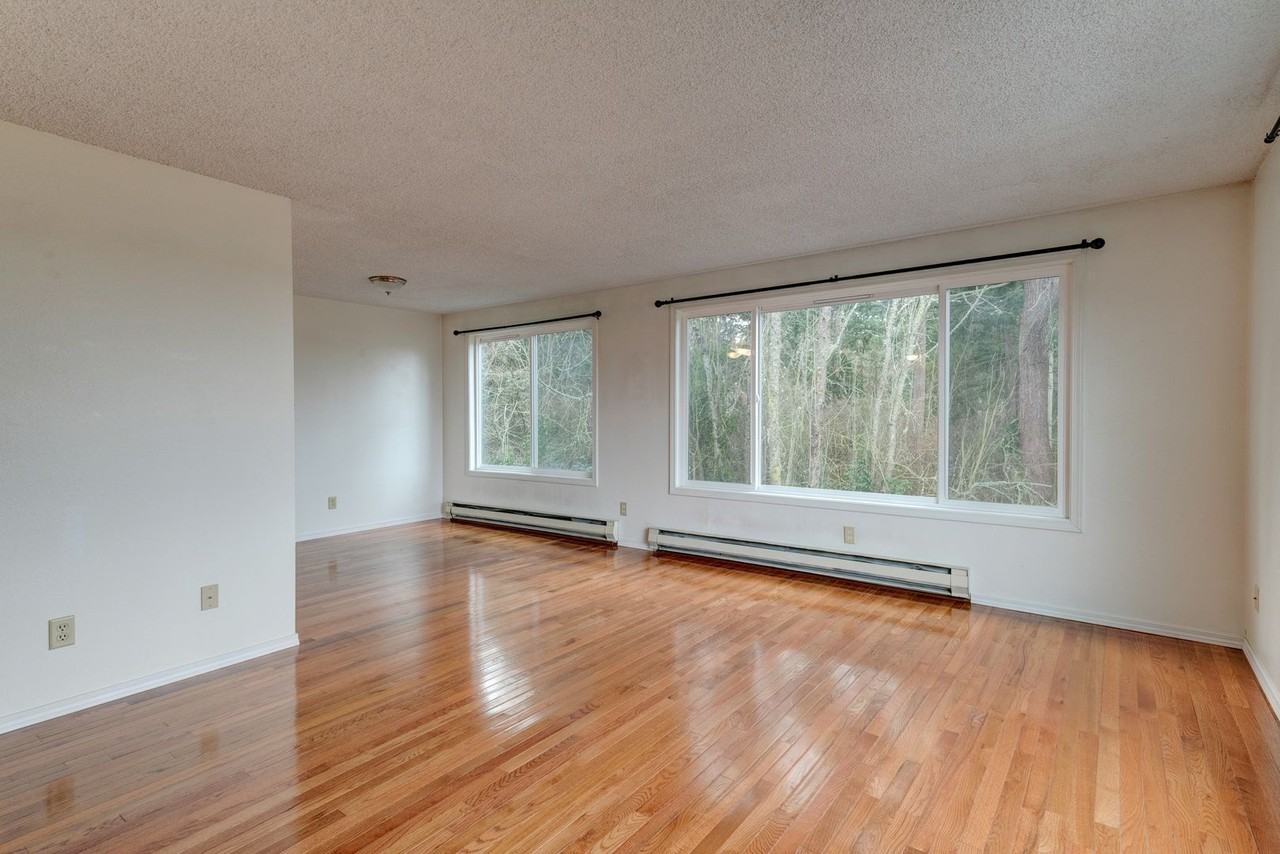 M0646Prairie Village 304 N. Main St Apartments 304 N Main St