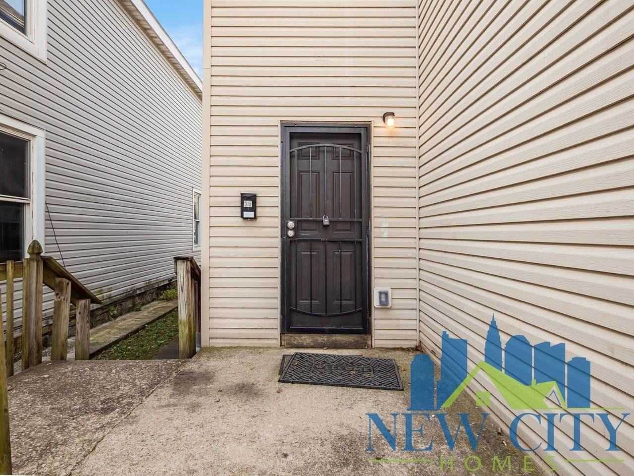 35-37 Wisconsin Avenue, Columbus, OH 43222 - Photo 2 of 19