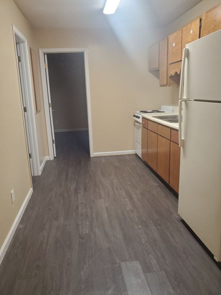 Henderson Road 8 Plex Apartments - Photo 3 of 17