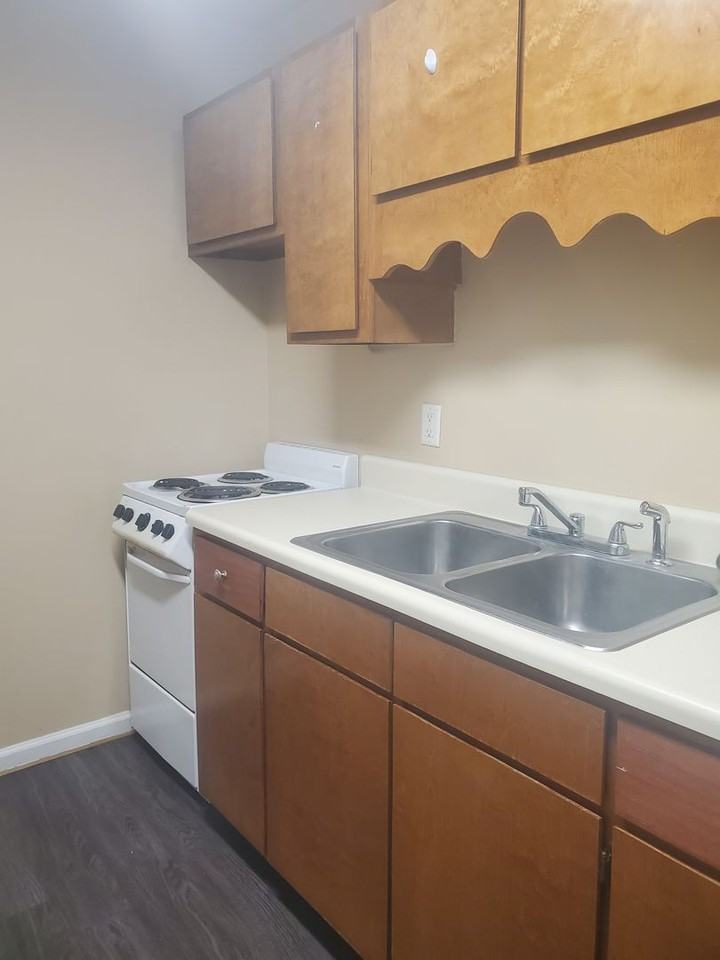 Henderson Road 8 Plex Apartments - Photo 2 of 17