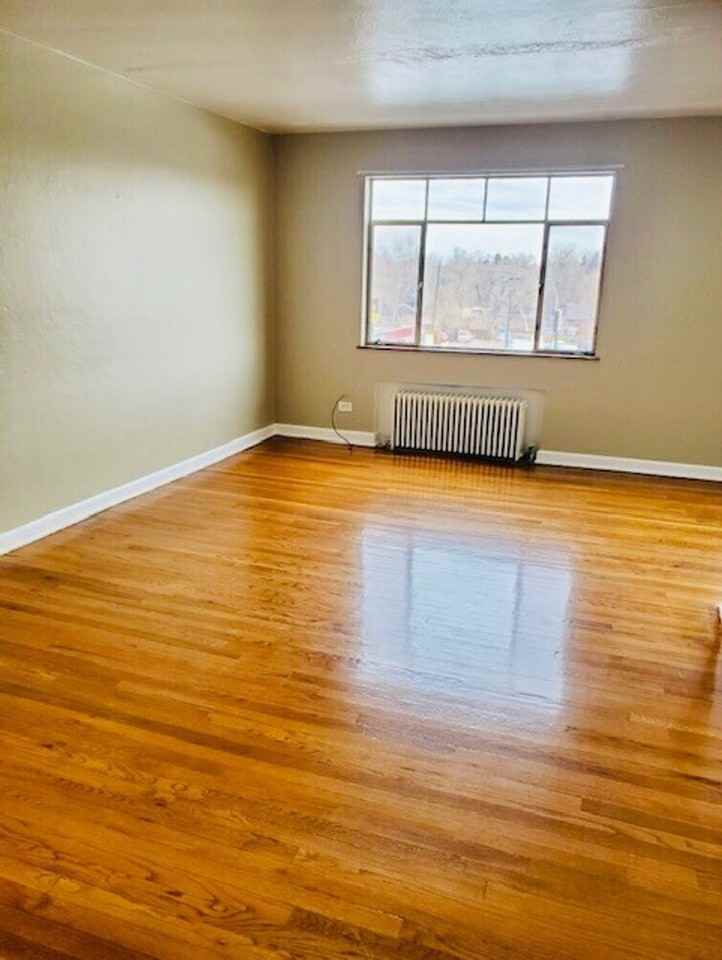 Cherry Manor - Photo 2 of 11