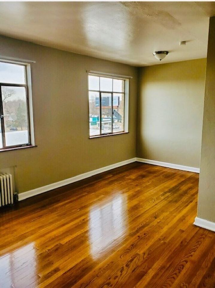 Cherry Manor - Photo 3 of 11