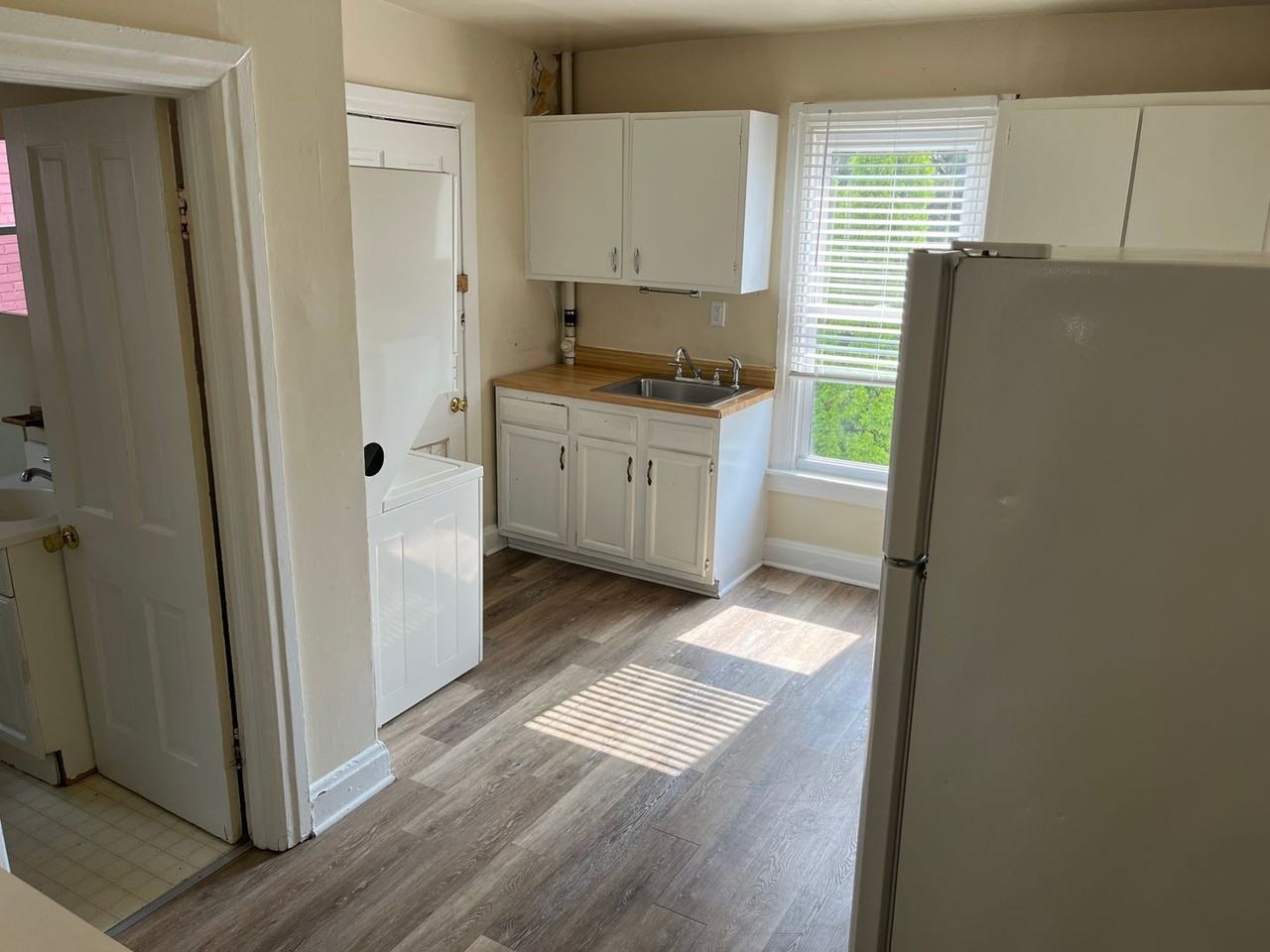 228 S. Locust Street - Photo 2 of 13