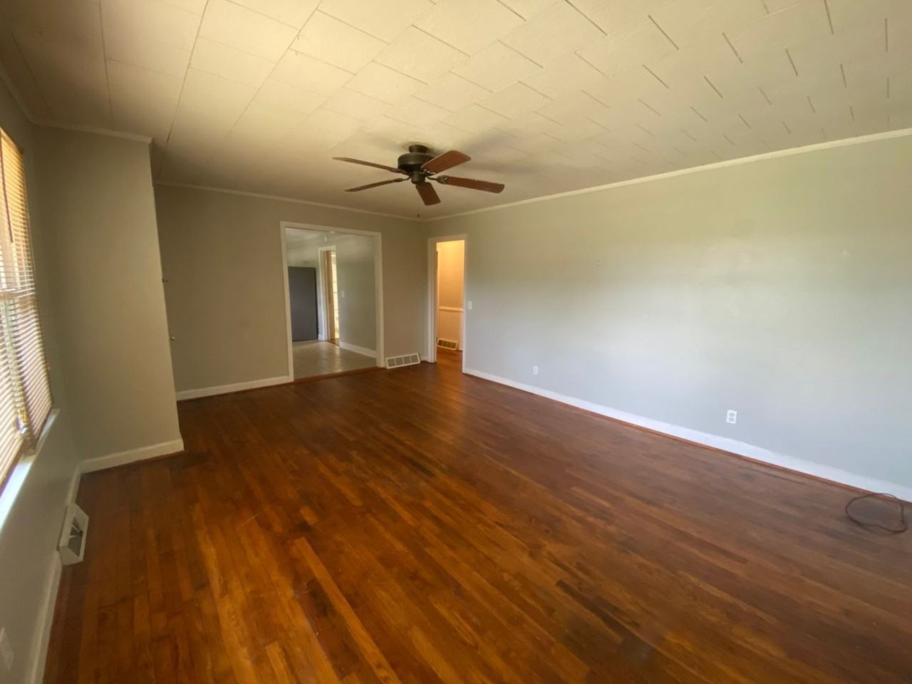 129 Freedom Drive - Photo 3 of 40