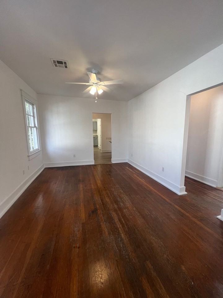 2205 2205 - 2207 Broadway Street - 2207 #2207 - Photo 6 of 13