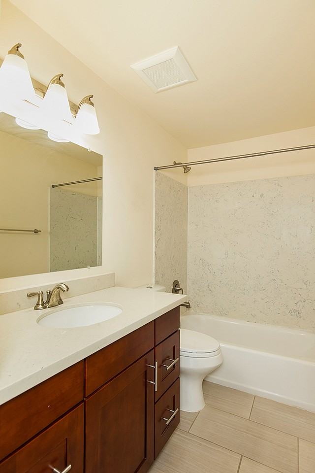 2501 Thorndyke Ave W #103 - Photo 7 of 15