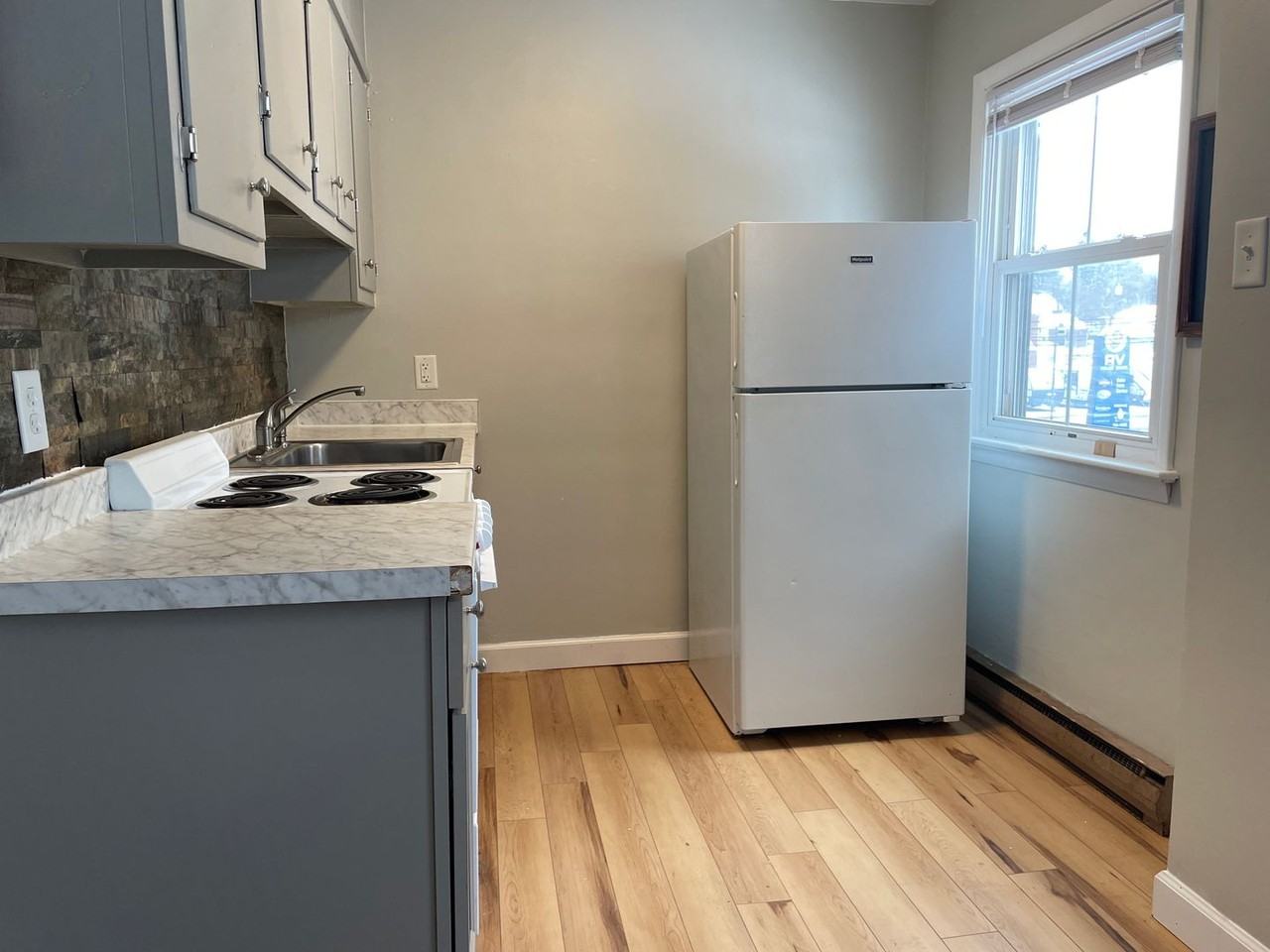 2713 Willow Street Pk. - Photo 2 of 16