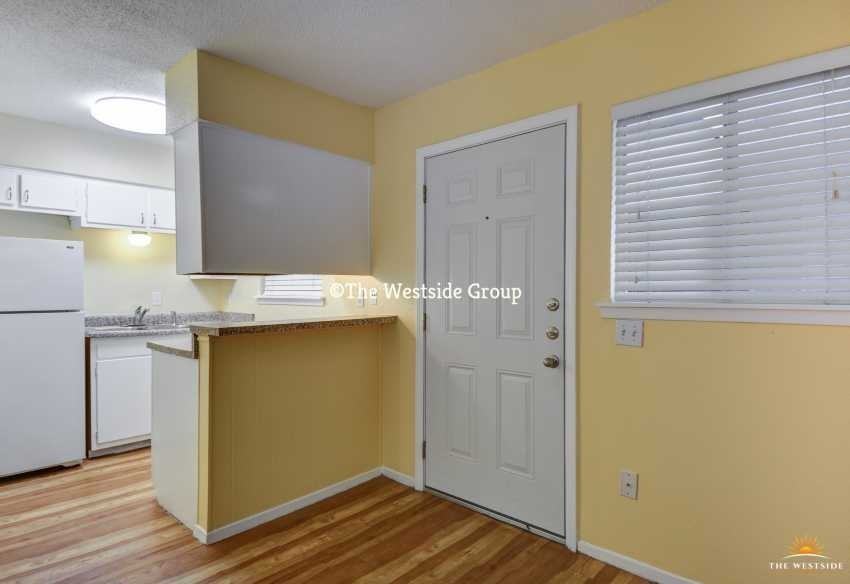 Monticello Apartments - Photo 3 of 18