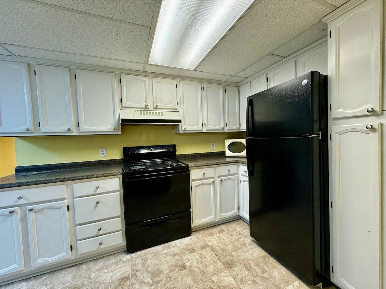 600 S. Camden Ave - Photo 3 of 15