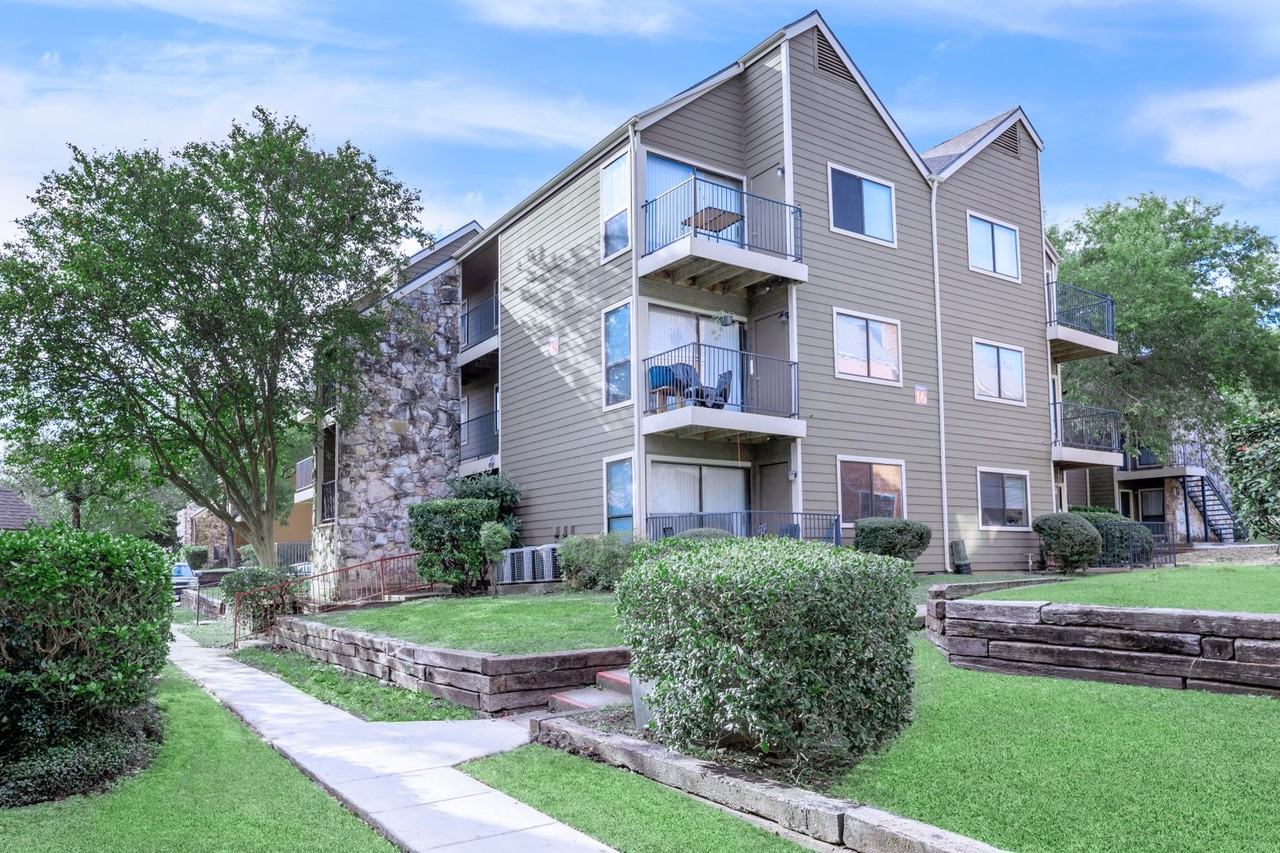 The Landing Apartments - Photo 2 of 23