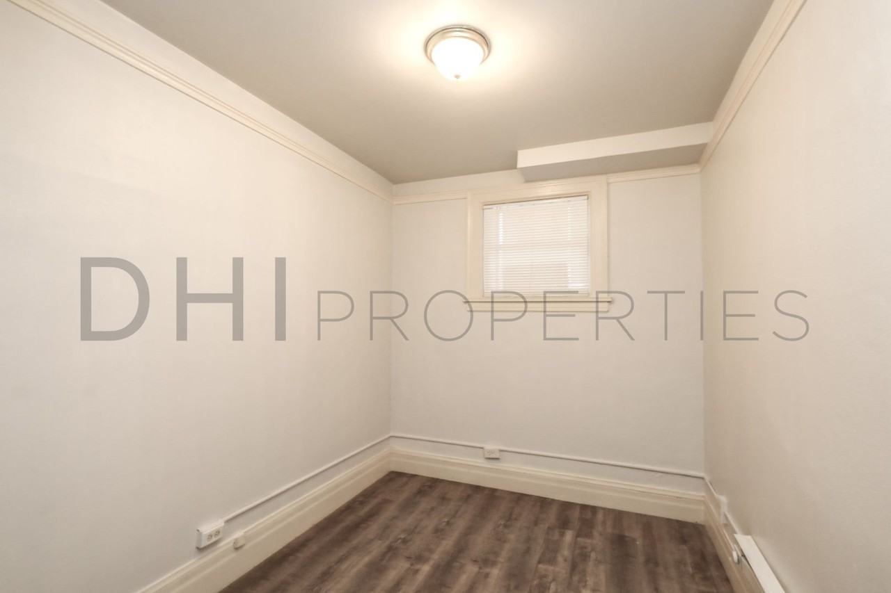 Blackstone Apartments - Photo 4 of 15