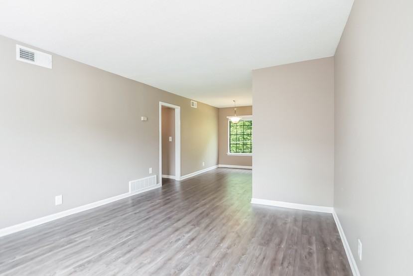 Goodman Manor Apartments - Photo 3 of 18