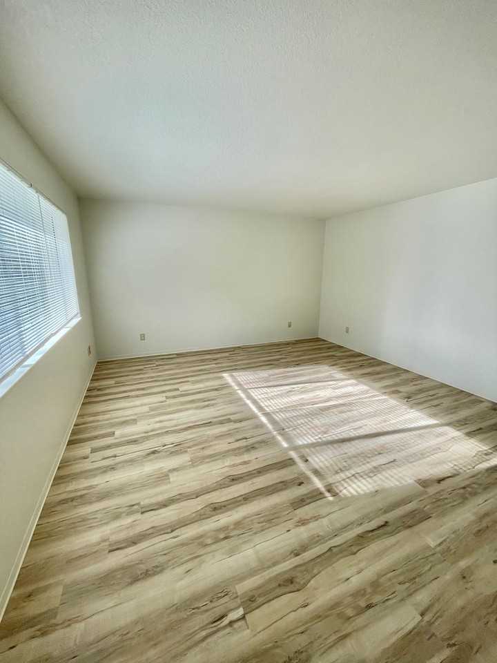 1286-1c - 187-189 Garfield - Photo 3 of 20