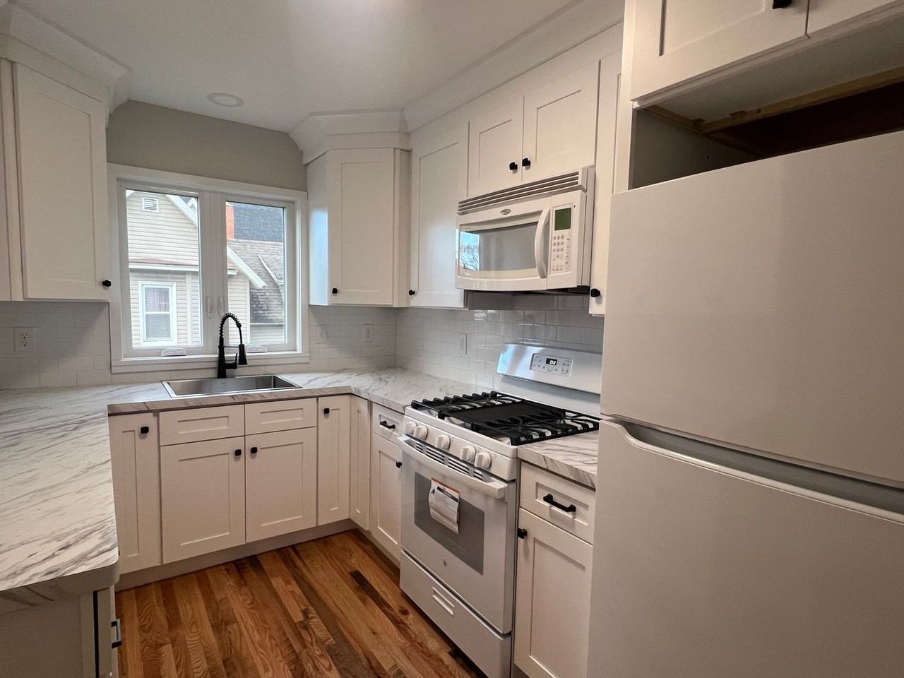 30 Lake Ave - Photo 3 of 15