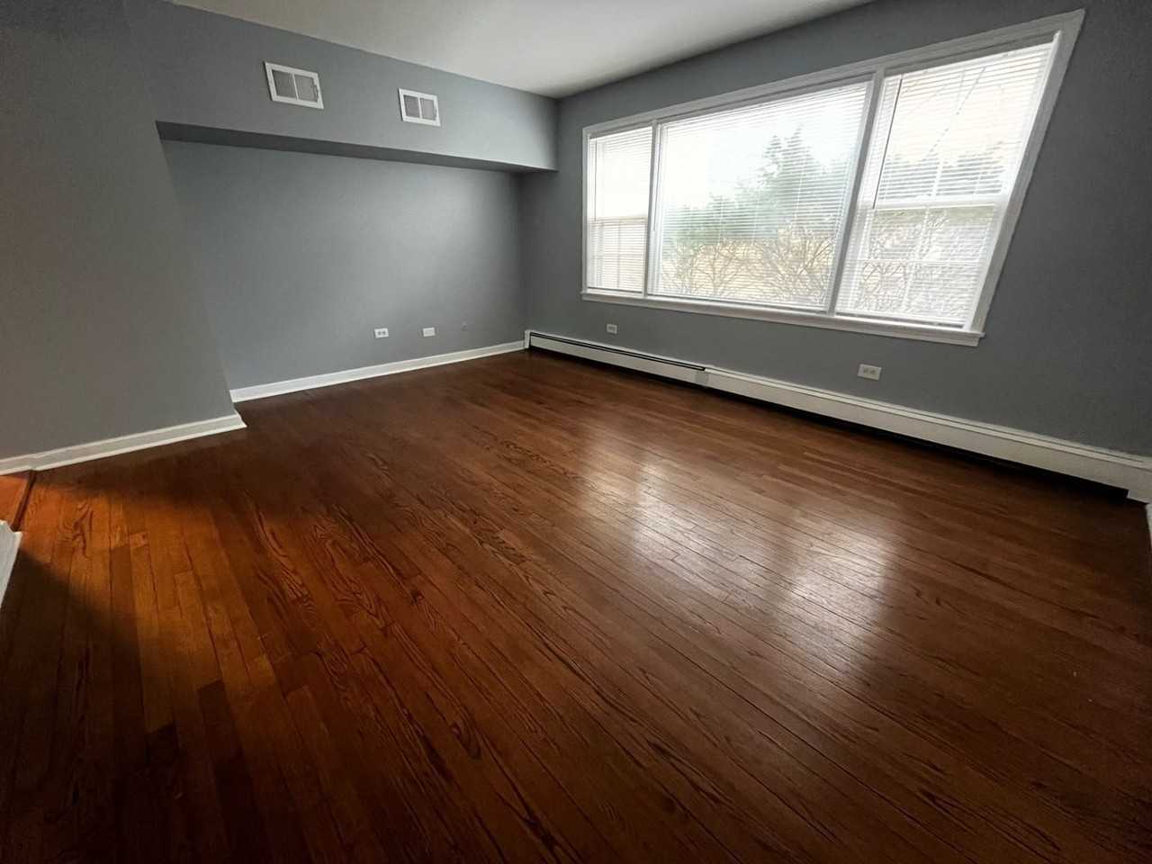 10338-40 S Walden Pkwy - Photo 2 of 16