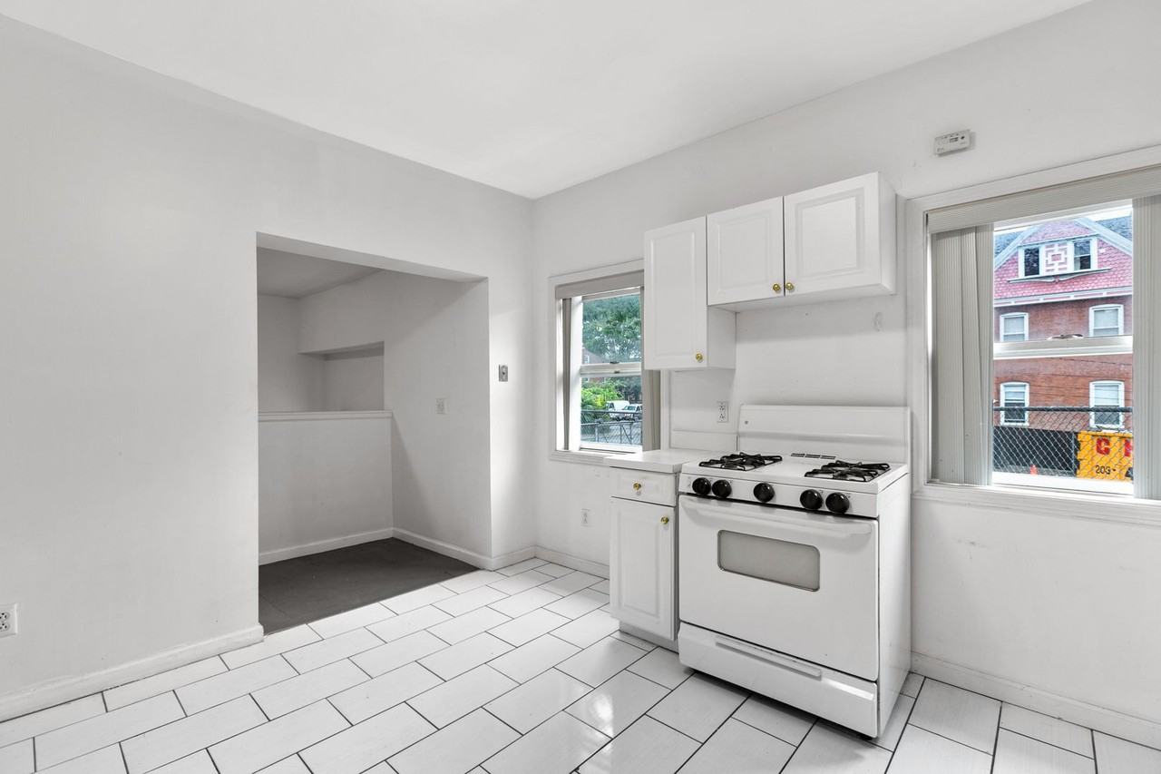 392-394 Crown Street - Photo 3 of 30