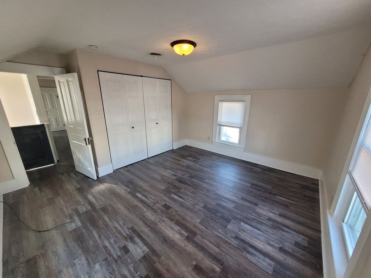 402 E Wheeling St - Photo 3 of 29
