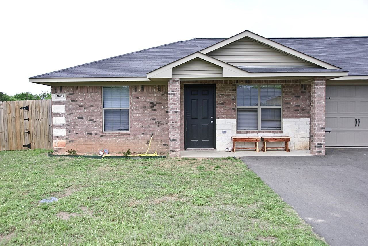 17037 Loring Ln