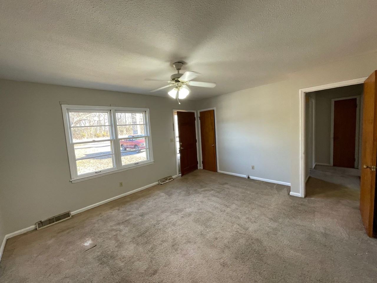 SHJ113-310 Davis Road - Photo 3 of 10