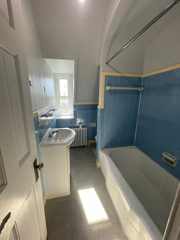 302 Oley Street - Photo 3 of 11