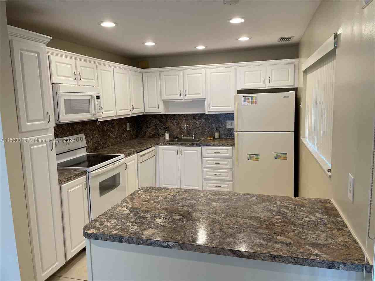 8621 Nw 12th St #D178 - Photo 2 of 8