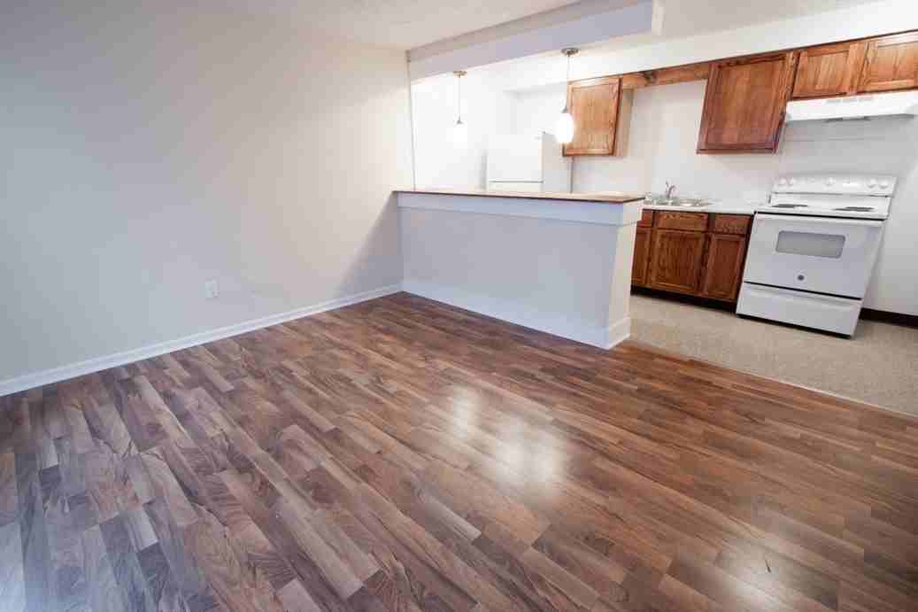 Birchwood Place Apartments - Photo 5 of 9