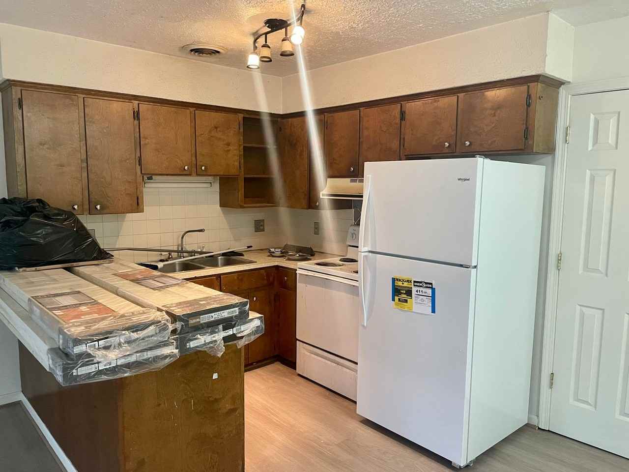 174 Lee Place - Photo 2 of 5