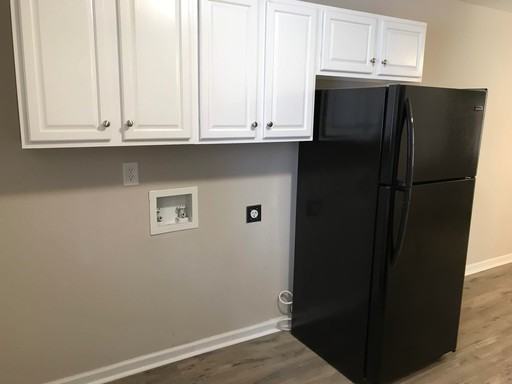 10 on Broad - Photo 3 of 15