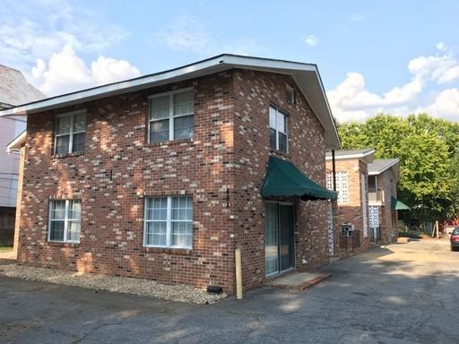 10 on Broad - Photo 6 of 15