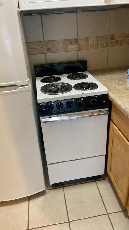 806 W 5th St - Photo 2 of 13