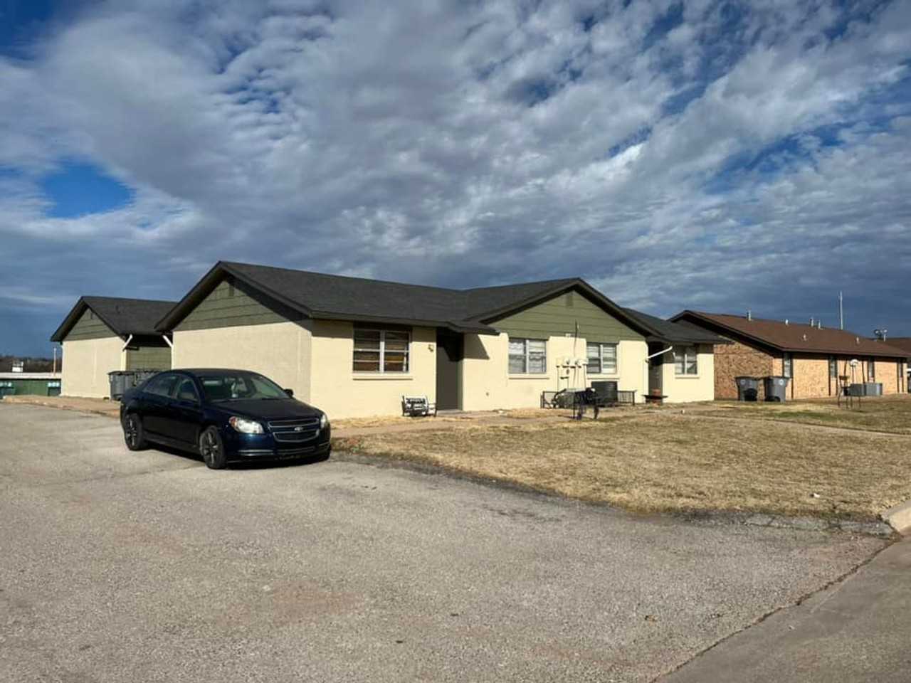 6707 SW Beta Ave - Photo 2 of 7