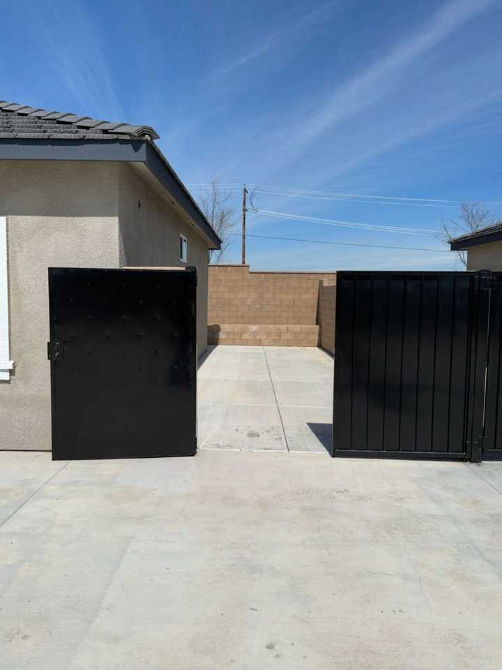 6321 Wildflower St - 76 - Photo 2 of 31