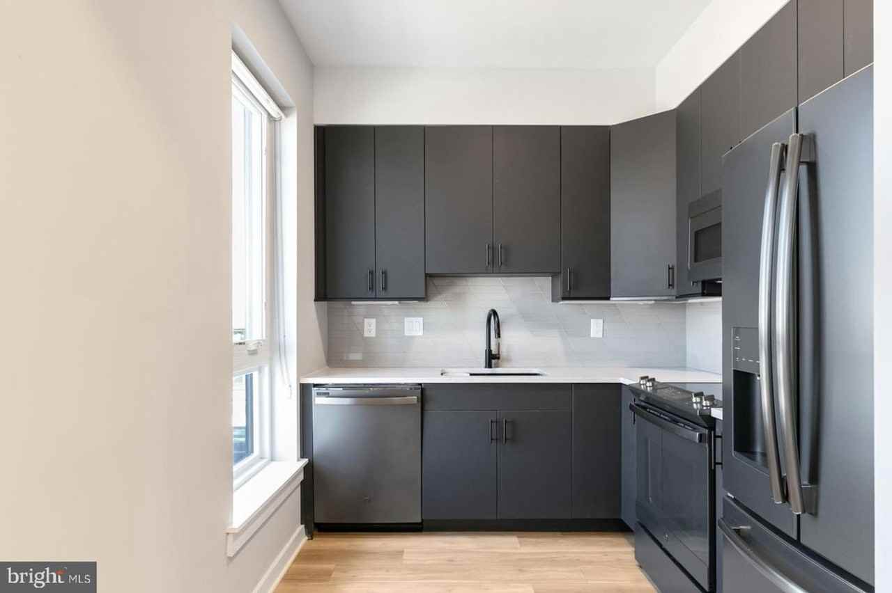 1BRKS - Photo 3 of 27