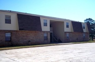 featured image of 815 E Lee St