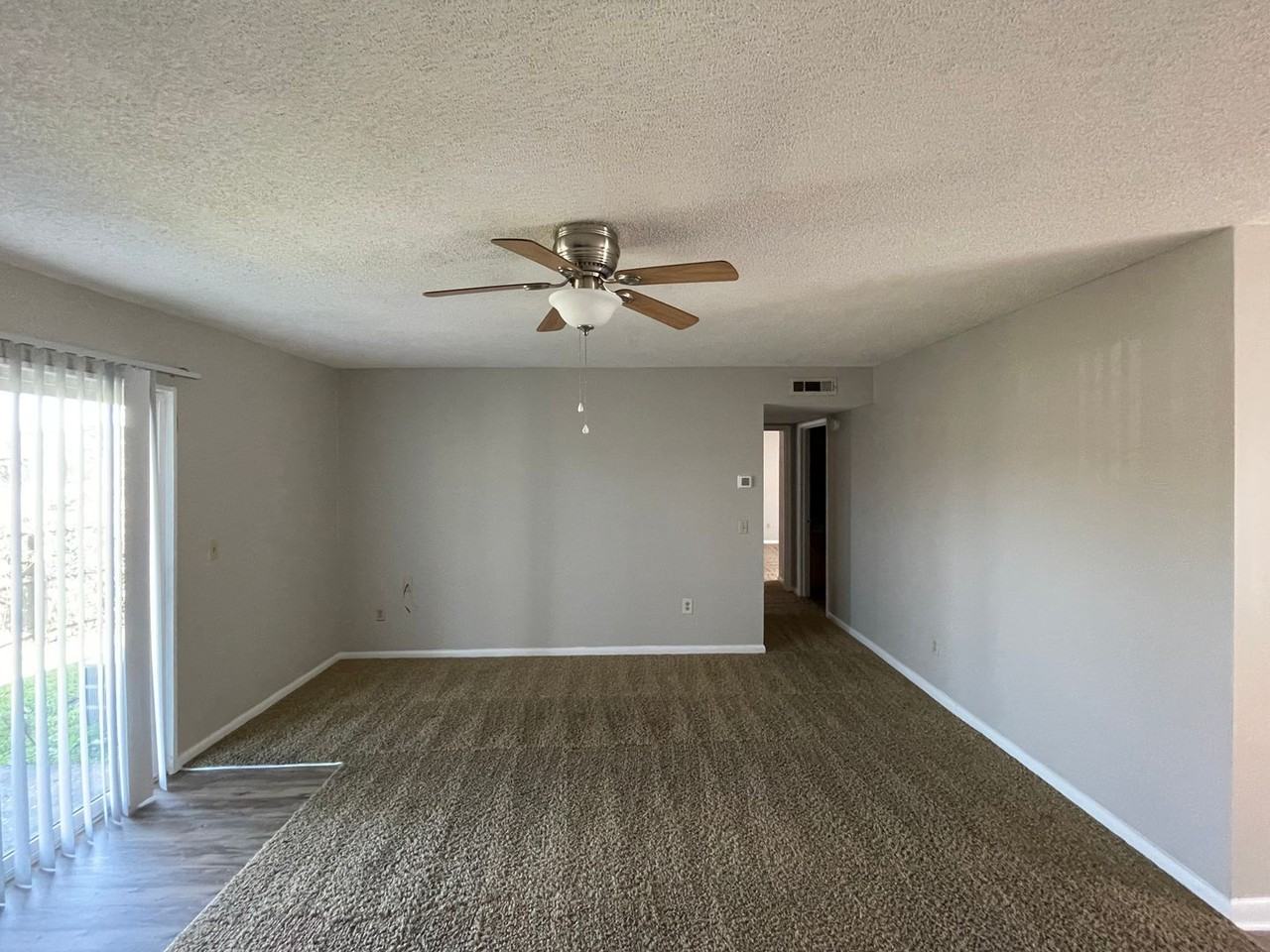 815 E Lee Street - Photo 2 of 15