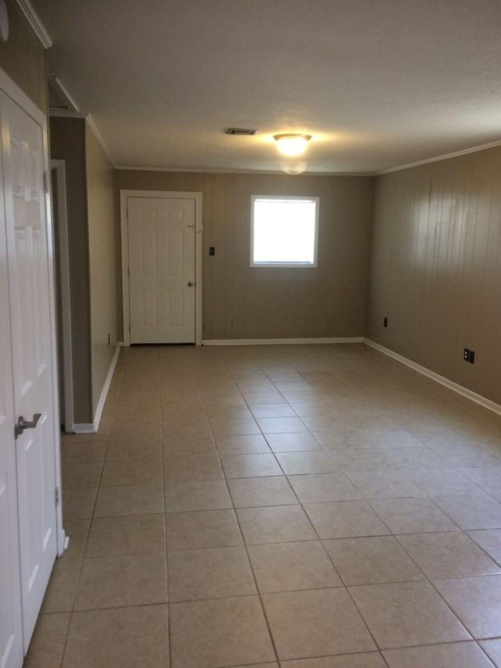 400 Ryder - Photo 2 of 10