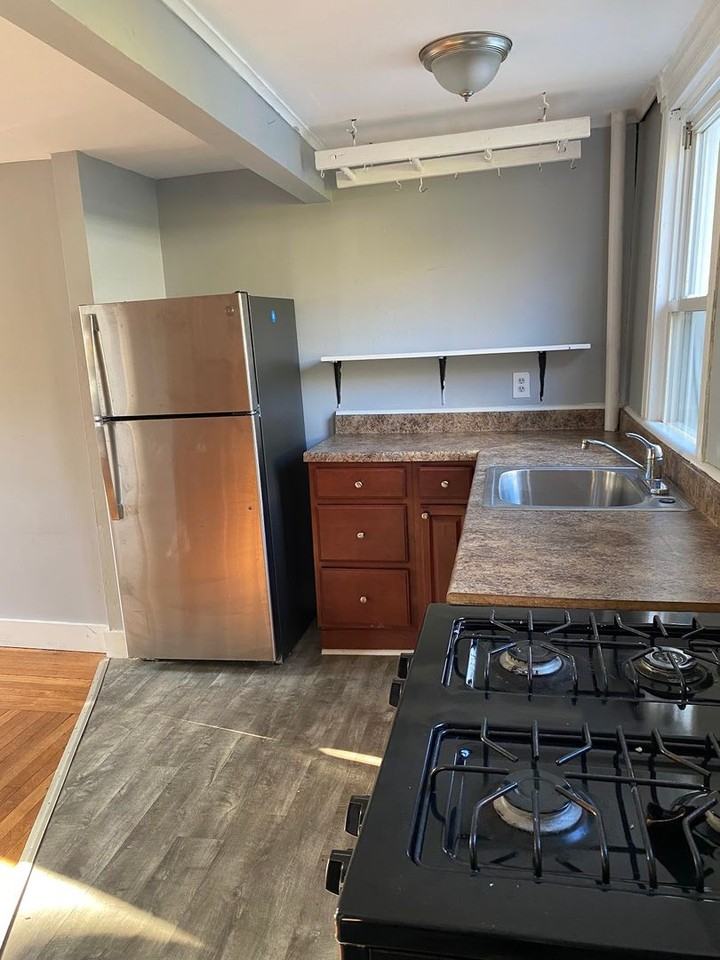 229 Dwight Street - Photo 3 of 41