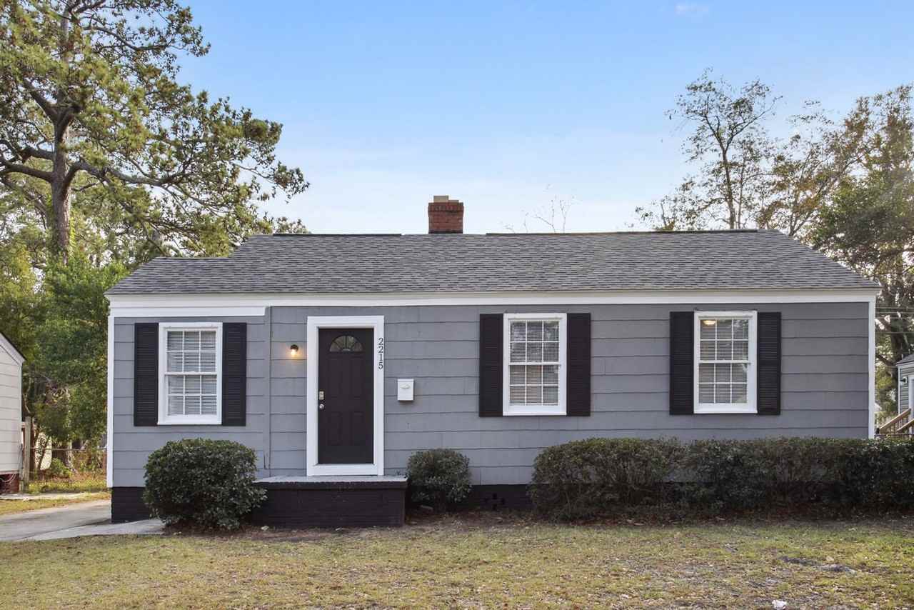 2215 Greenwood St - Photo 2 of 13