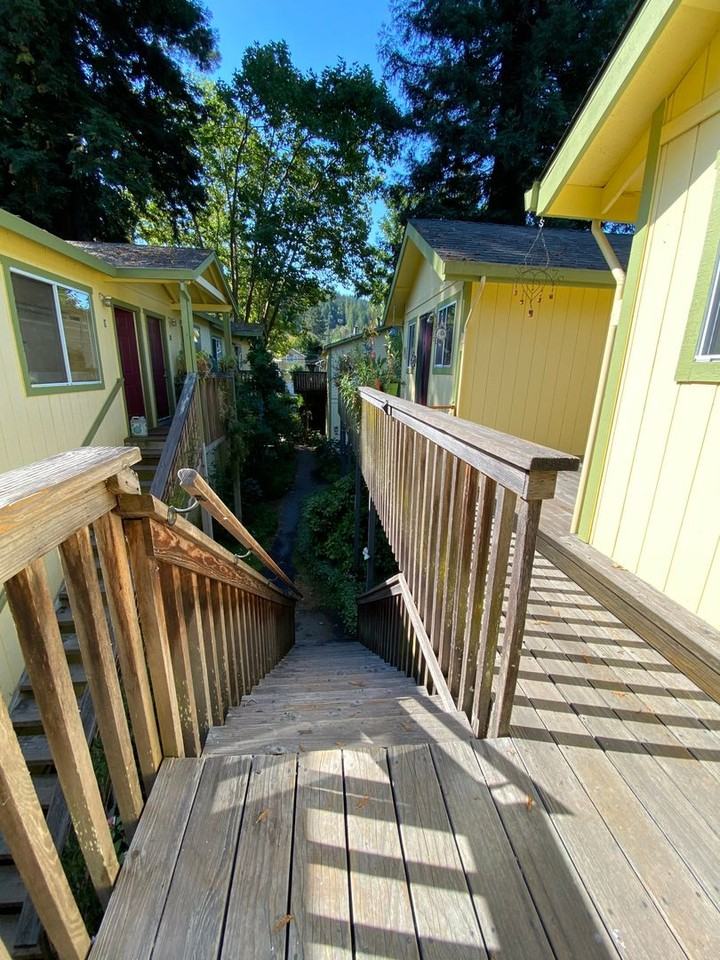 001-12 - Photo 2 of 24