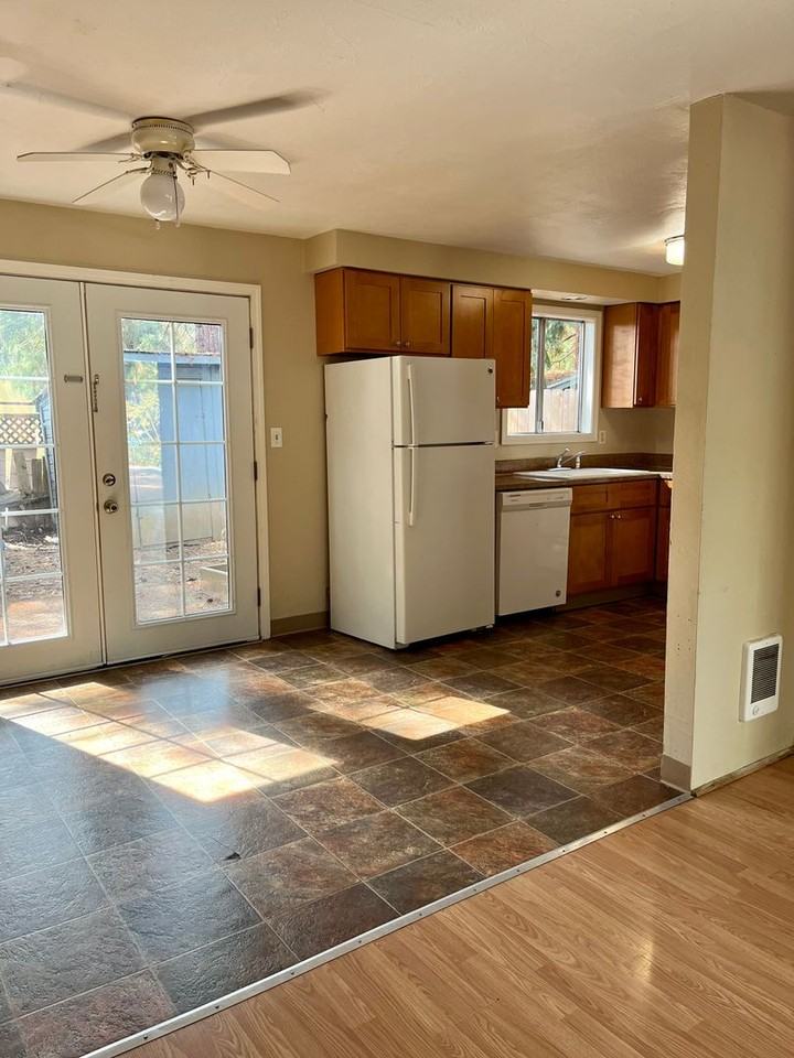 Dominion-453 - Photo 3 of 8