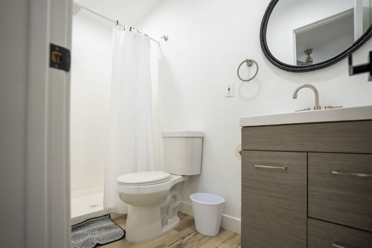 W Missouri Ave - Photo 2 of 7