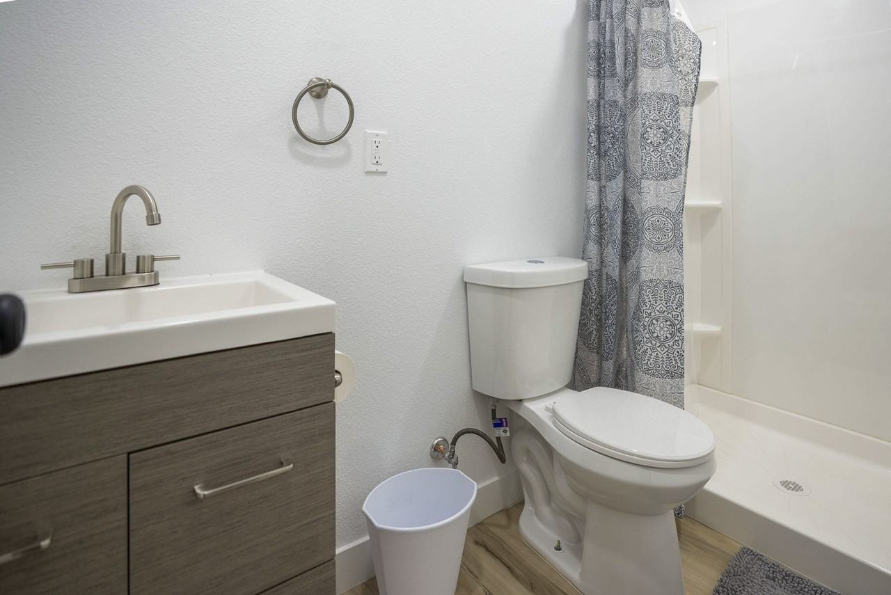 W Missouri Ave - Photo 3 of 7